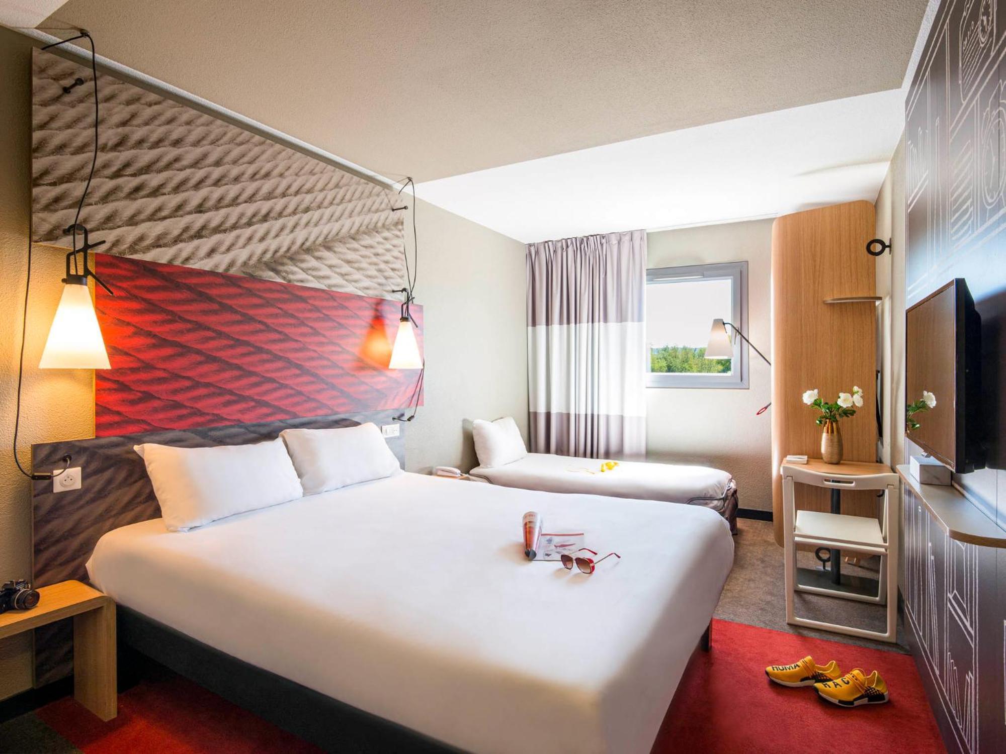 Ibis Bordeaux Centre Bastide Hotell Rum bild