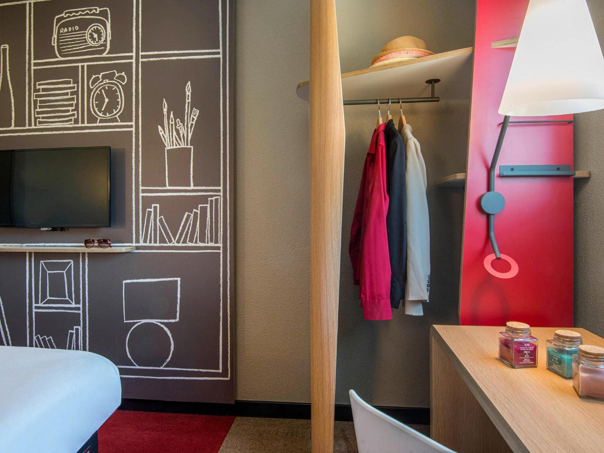 Ibis Bordeaux Centre Bastide Hotell Rum bild